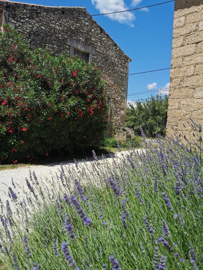 Mas De Ferigoulet -"La Rose Des Vents"& Univers Enfants "Lou Pitchoun" Orgon Exterior foto