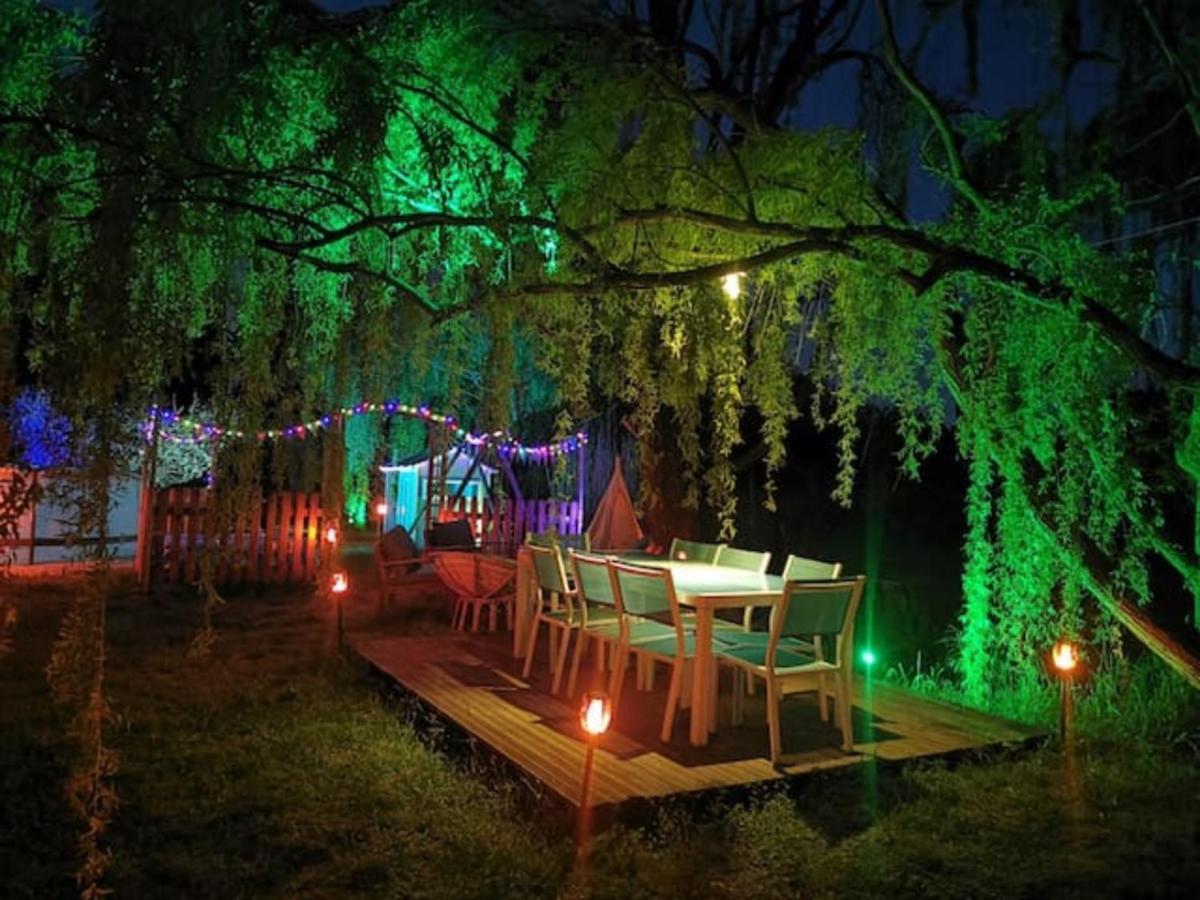 Mas De Ferigoulet -"La Rose Des Vents"& Univers Enfants "Lou Pitchoun" Orgon Exterior foto