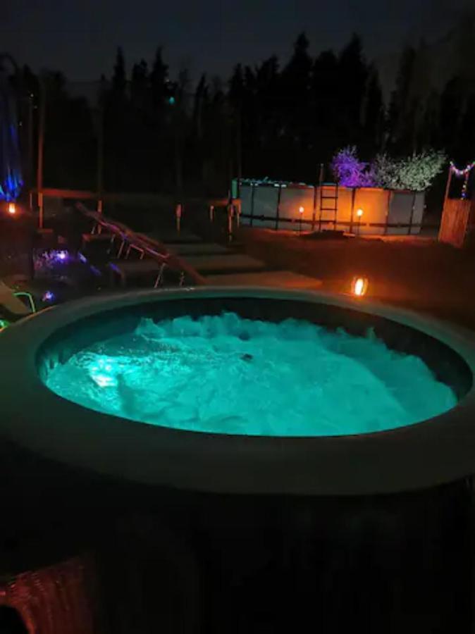 Mas De Ferigoulet -"La Rose Des Vents"& Univers Enfants "Lou Pitchoun" Orgon Exterior foto