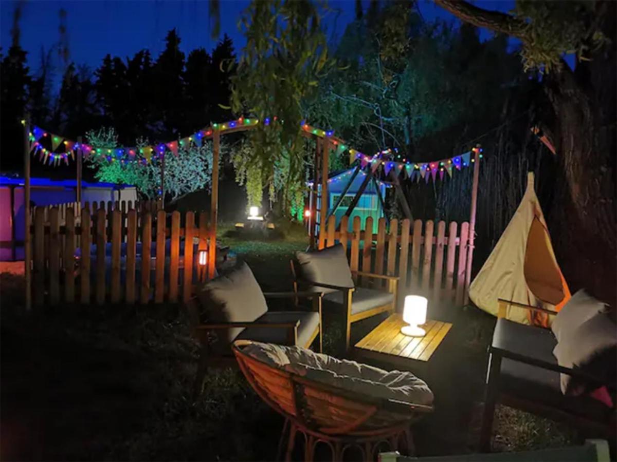 Mas De Ferigoulet -"La Rose Des Vents"& Univers Enfants "Lou Pitchoun" Orgon Exterior foto